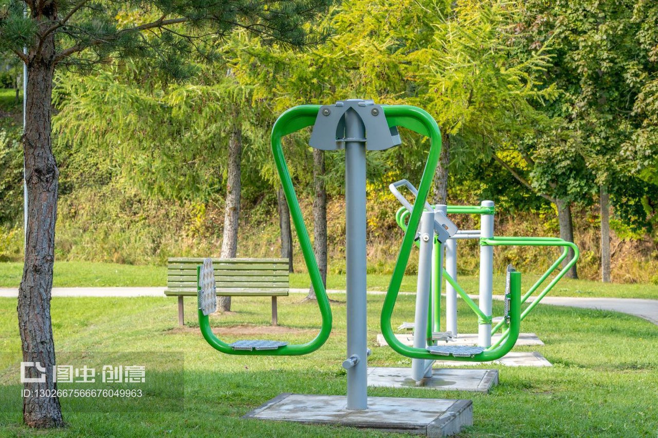 城市綠洲中的健康引擎 公園運(yùn)動與健身器材全解析